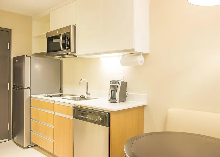 Candlewood South-medical Center By Ihg Hotel Fargo